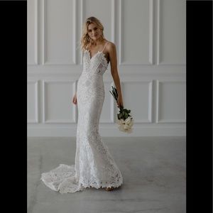 Made with Love "Flynn" wedding dress 🔅 Size 12 (street size 8)